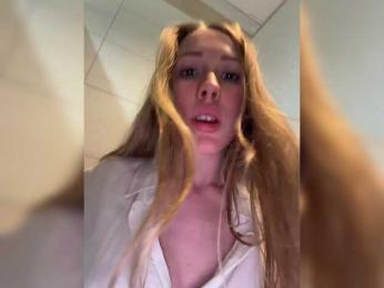 LiiBaby webcam bongacams model stream image