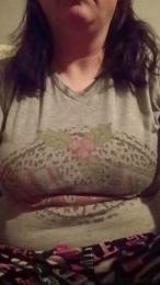 Lonely4u2b webcam model stream image