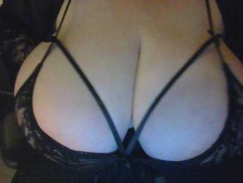 Zlaya_Mama webcam model stream image