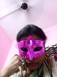 Gullapi webcam stripchat model stream image