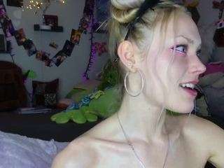 lilfknsquirt webcam model stream image