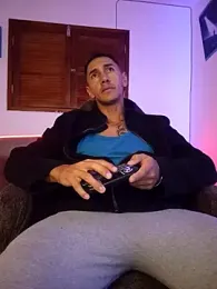 Joylopez_fit webcam model stream image