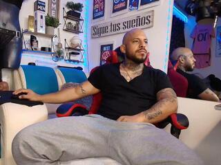 Leenar Key webcam model stream image