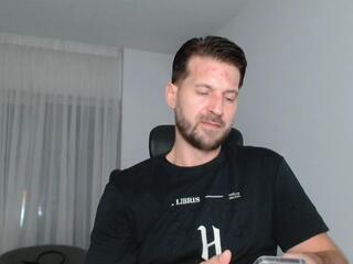 Hadess webcam model stream image