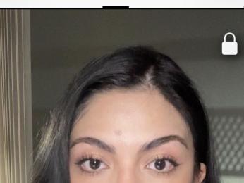 LolaPrice webcam model stream image