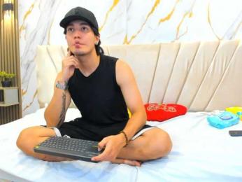 sweetauracouple webcam model stream image