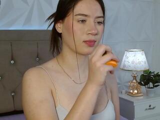 Gwen Drew webcam model stream image