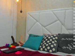 mishellxy webcam camsoda model stream image
