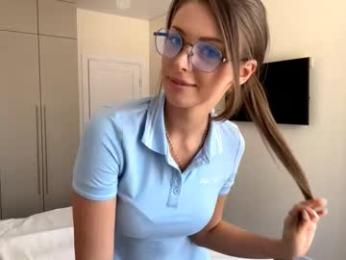 vyxora_moon webcam model stream image