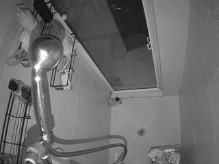 voyeurcam-baileybase-shower webcam model stream image