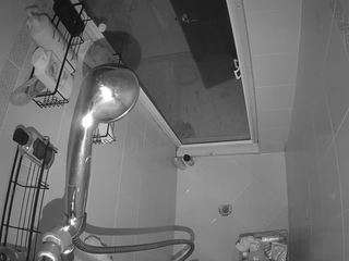voyeurcam-baileybase-shower webcam model stream image