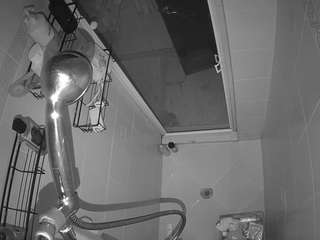 voyeurcam-baileybase-shower webcam model stream image