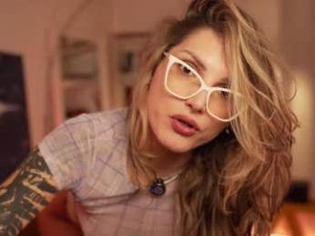 informal_ webcam model stream image