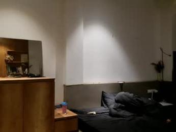 your_coraline_ webcam model stream image
