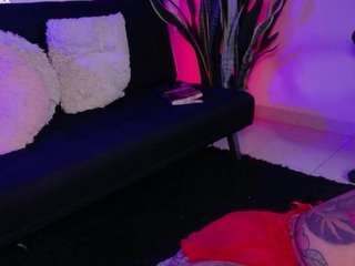 triinked webcam model stream image