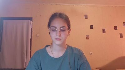 RoxanaKneisler webcam model stream image