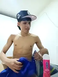 mazo18 webcam stripchat model stream image