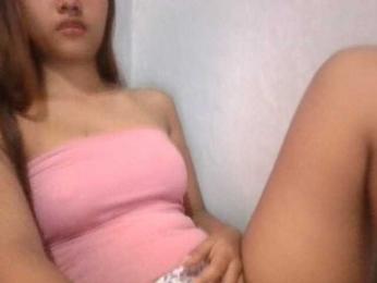 Urbabyregine webcam bongacams model stream image