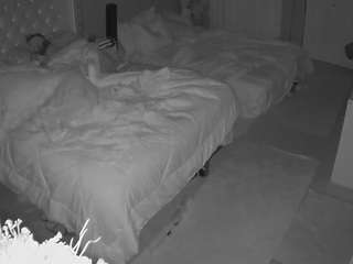 voyeurcam-house-charleys-room webcam model stream image