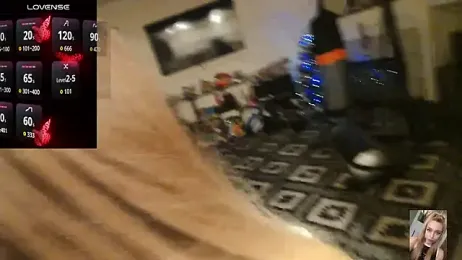 Blondiewithanass webcam stripchat model stream image