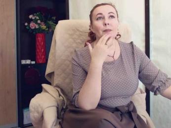 IrennaShine webcam bongacams model stream image