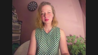 BettyGlow webcam model stream image