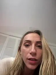 DallasAria webcam model stream image