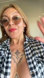 charlotte_milf3 webcam model stream image