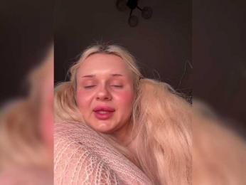 LuxBby webcam model stream image