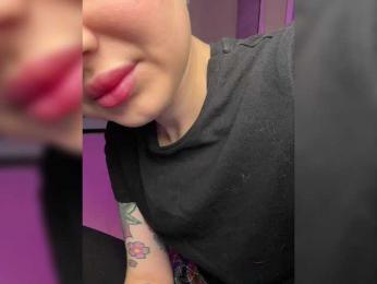 LuxBby webcam bongacams model stream image