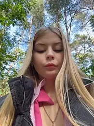 RossyMood webcam model stream image