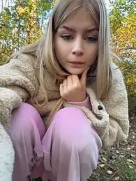 RossyMood webcam stripchat model stream image