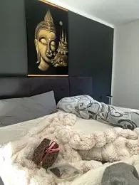 Livewithlucy webcam model stream image