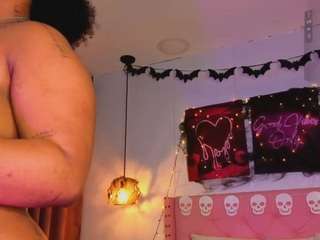 tanishaluxxx webcam model stream image