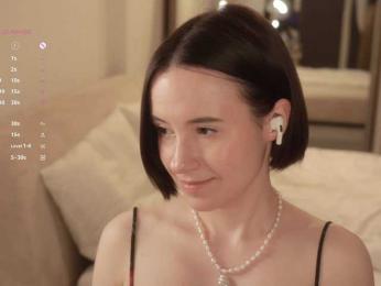 MissEssie webcam bongacams model stream image