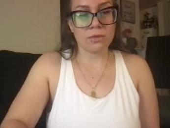 thedevinemilf webcam model stream image