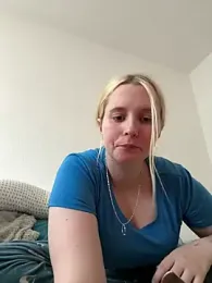 Young_Milka webcam model stream image