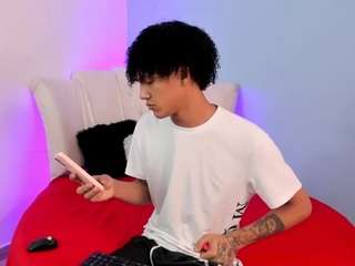 adam-walker90 webcam model stream image