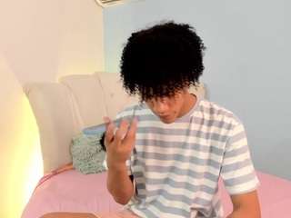 adam-walker90 webcam model stream image
