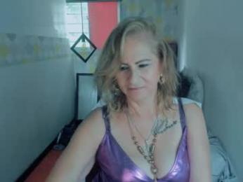 scarlethoot_ webcam model stream image