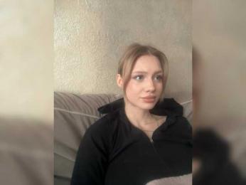 RealLinaaa webcam model stream image