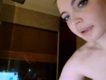 YourDreamWoman webcam bongacams model stream image