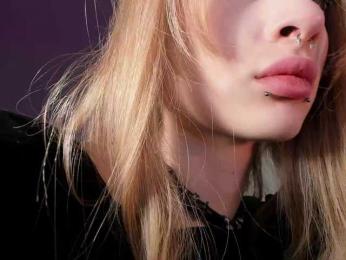 mnepohuyy webcam bongacams model stream image