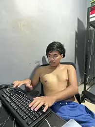 Dylannn_30 webcam stripchat model stream image