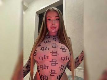 MILEDIUM webcam model stream image