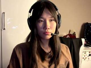 earlinevichidvongsa webcam model stream image