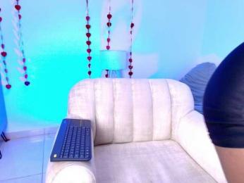 DominikYildren webcam bongacams model stream image