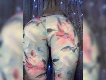 Hugme10times webcam model stream image