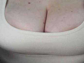 peachyshow webcam model stream image