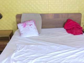 naomhy webcam model stream image